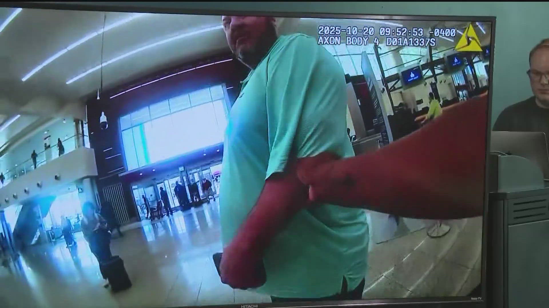 Man arrested inside Atlanta airport after planning to shoot up terminal ...