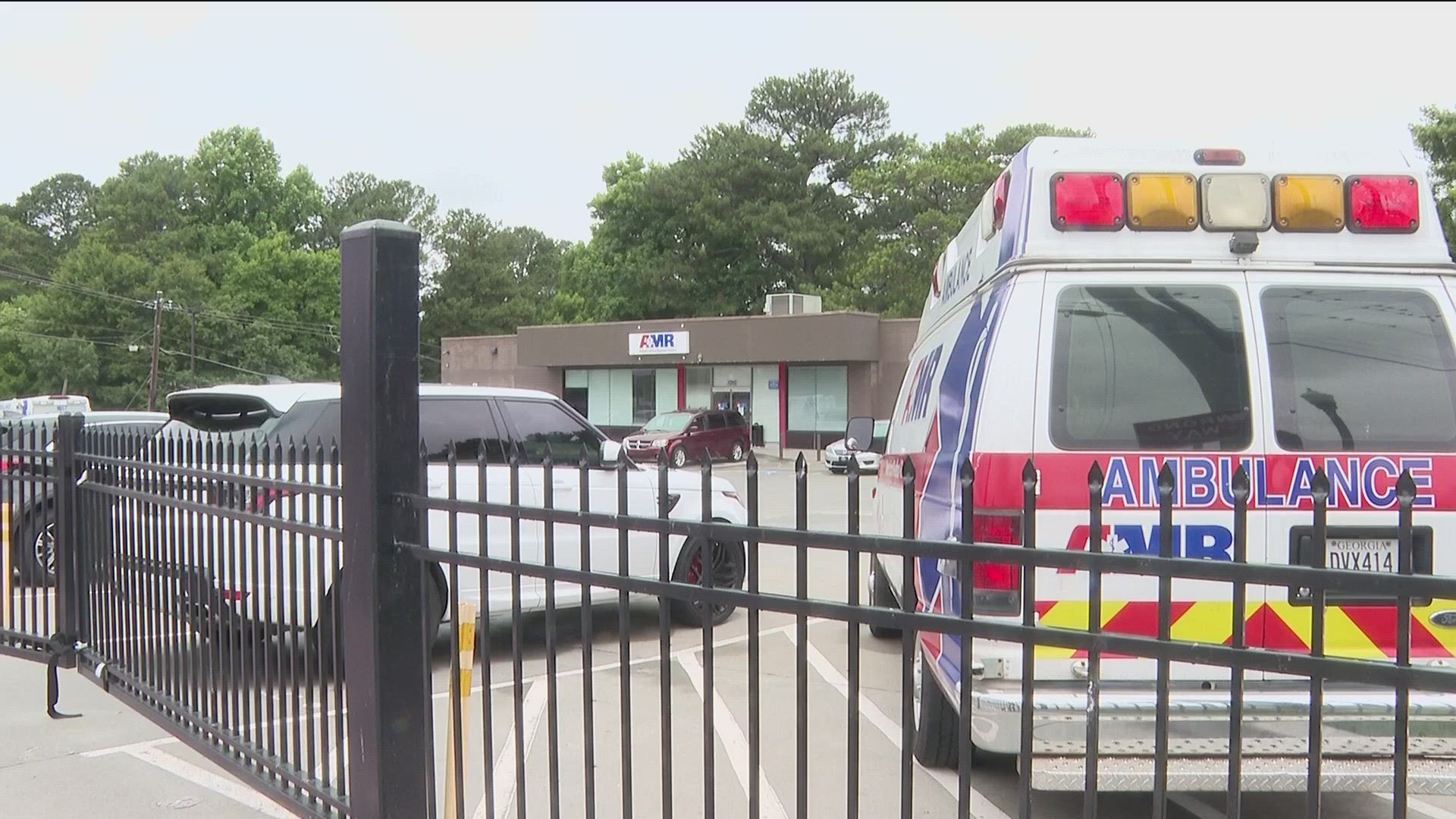 The police chief says recent response times have been so slow that some victims have taken themselves to the hospital.