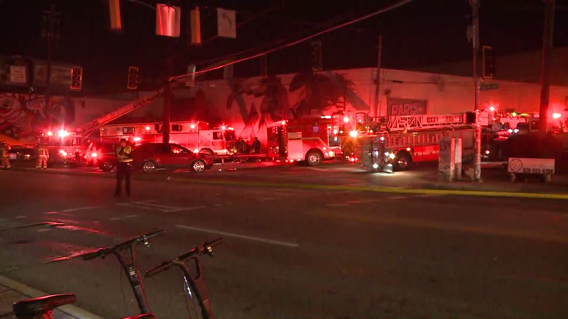 Fire at Paris on Ponce crews responding