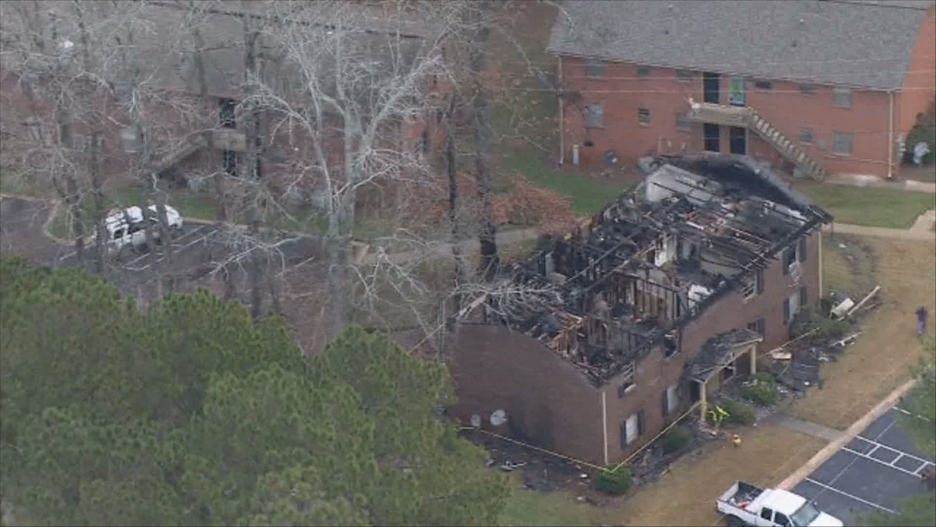Multiple people without homes after fire destroys apartment complex ...