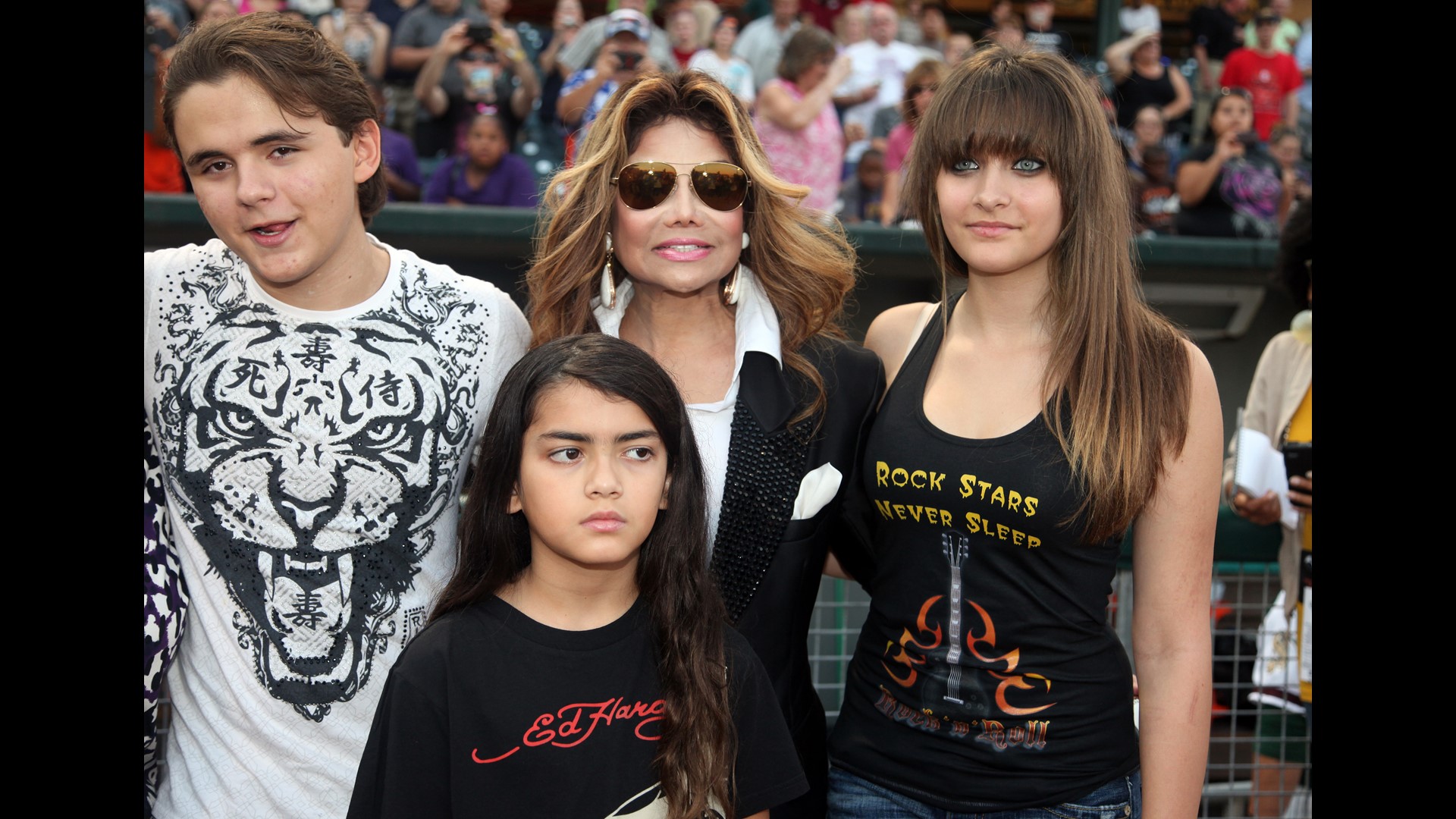 PHOTOS Blanket Jackson