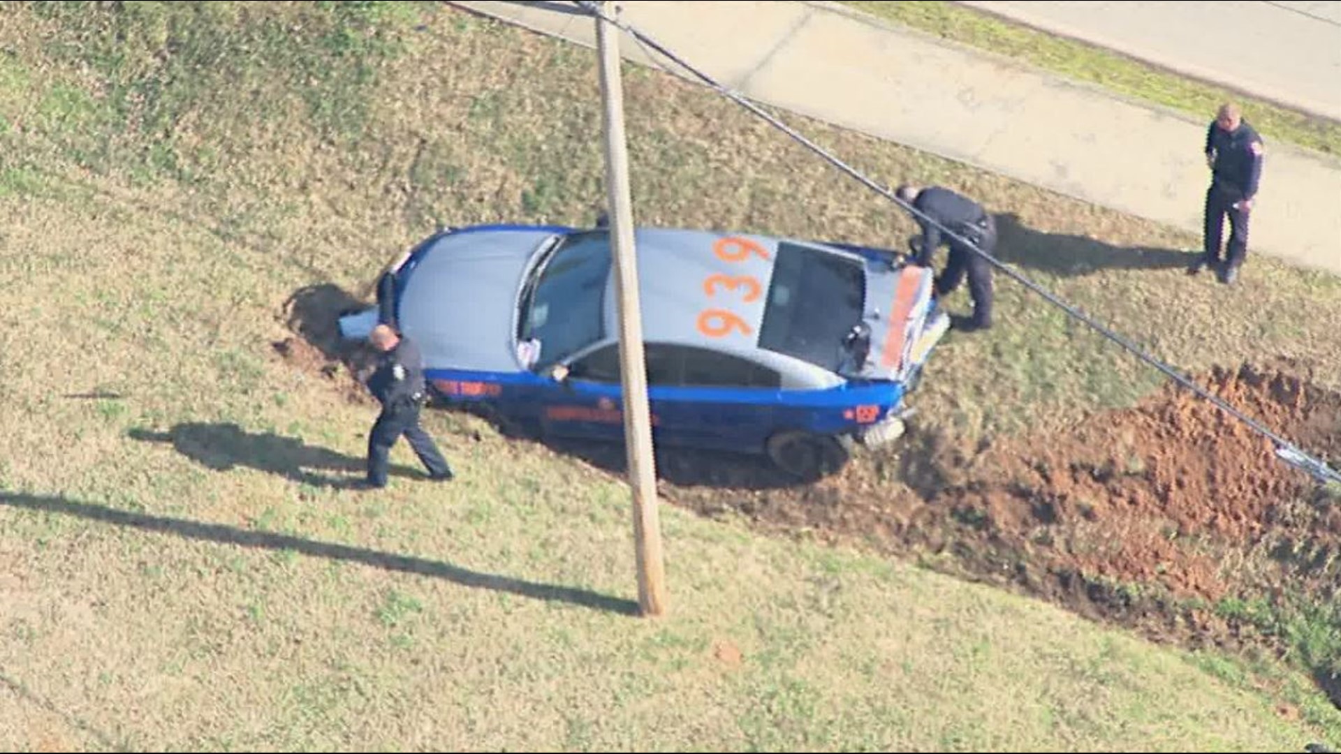 Suspect steals state trooper's patrol car after chase, flips it ...