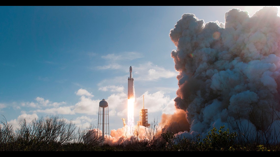 PHOTOS | First SpaceX Falcon Heavy test launch | 11alive.com