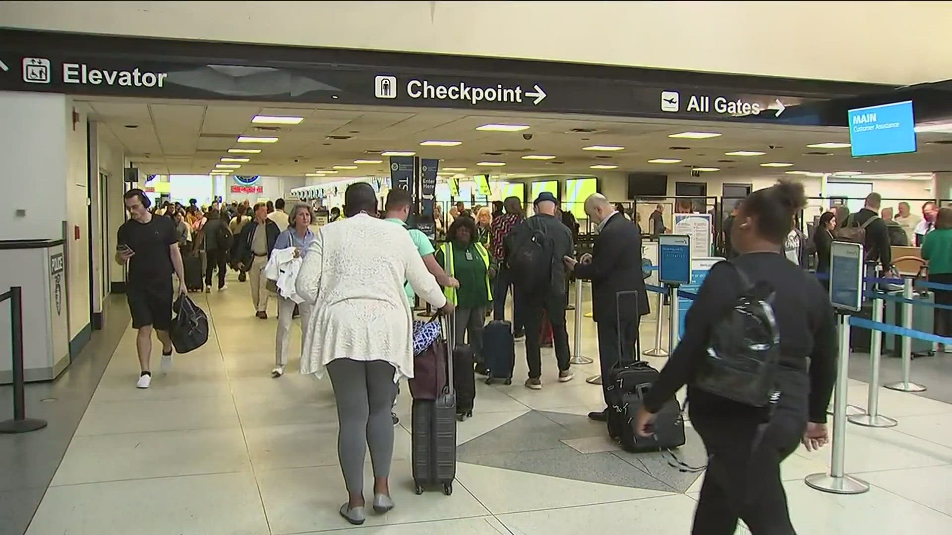 Lots of travelers were seen at Hartsfield-Jackson International Airport this Memorial Day weekend, with numbers reaching pre-pandemic levels.