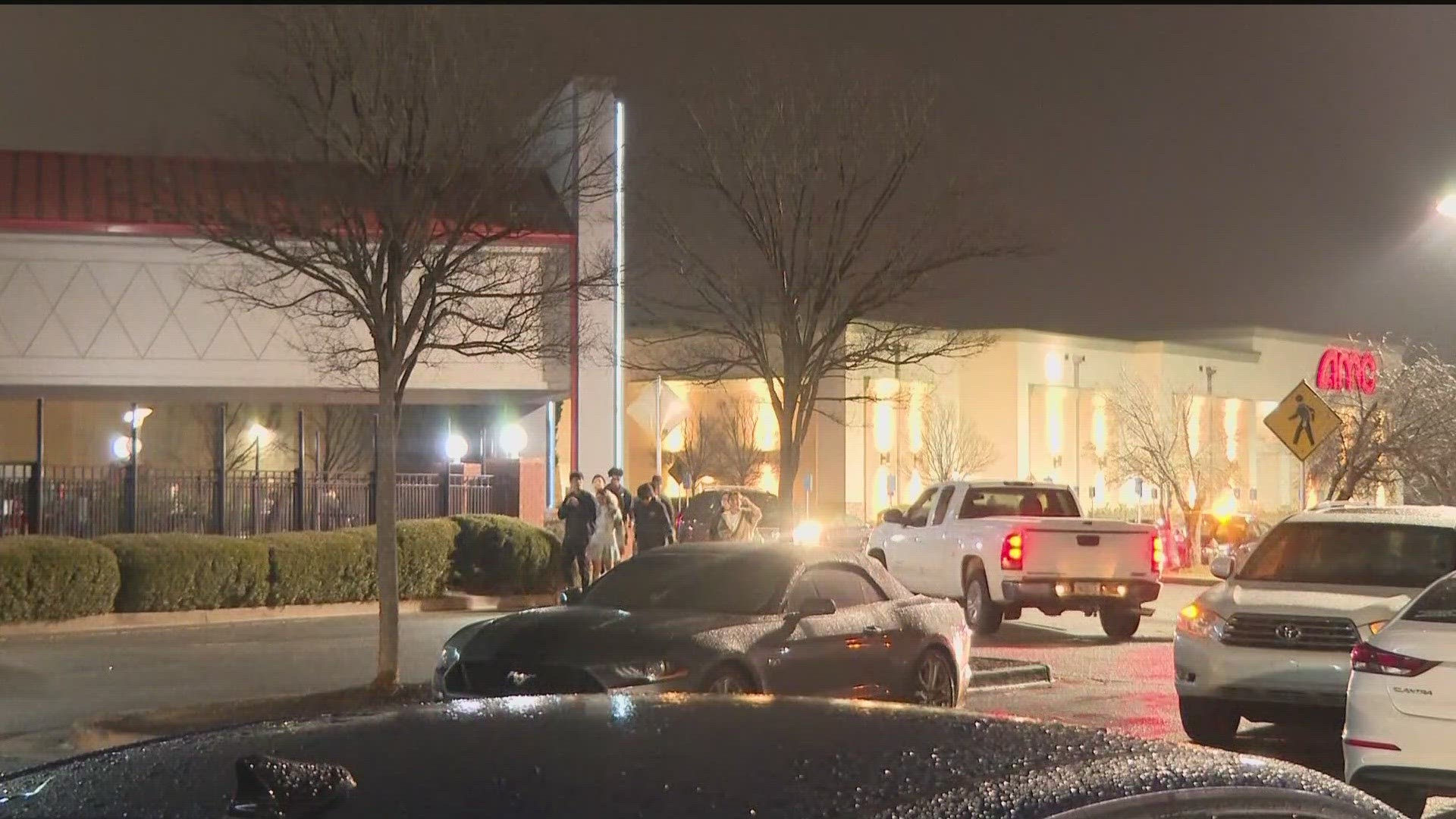 Fight At Sugarloaf Mills Mall Ends With Gun On The Floor 