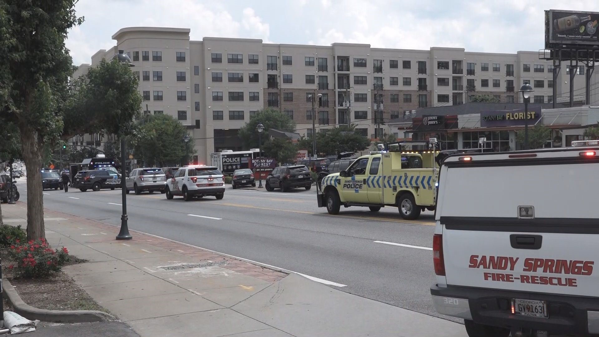 Sandy Springs police identify suspect shot in standoff as 15-year-old ...