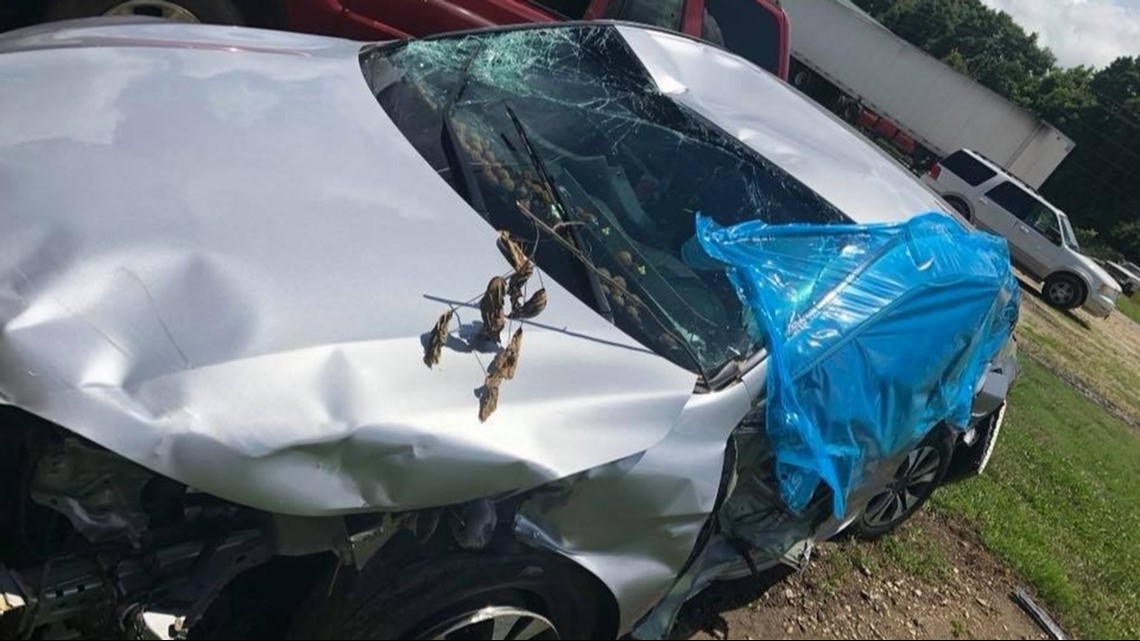 HEROES Strangers help woman during Coweta County crash. Now she wants