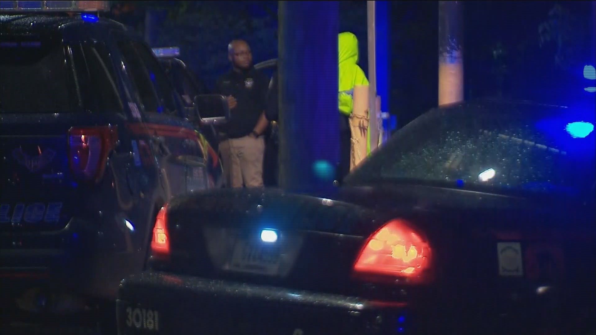 Man shot in the stomach at Midtown Bowl, police search for gunman ...