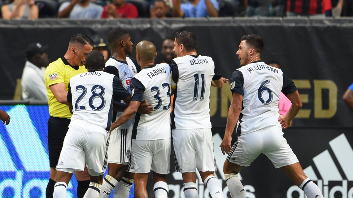 Philadelphia loses to Atlanta United with 9 men after 2 red cards ...