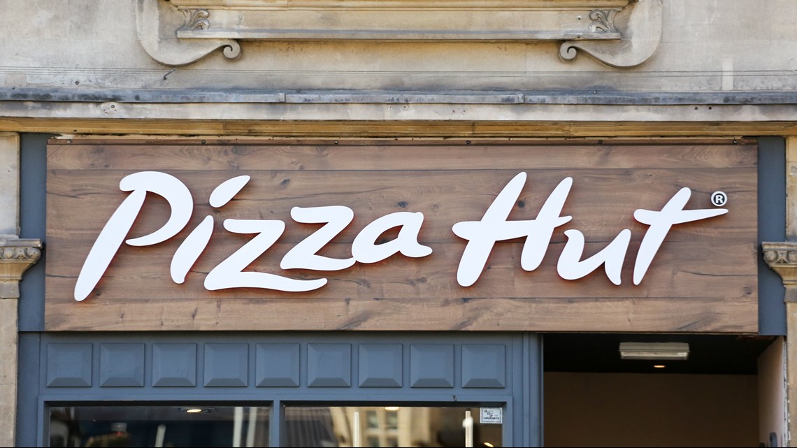 Three Pizza Hut delivery workers robbed in metro Atlanta