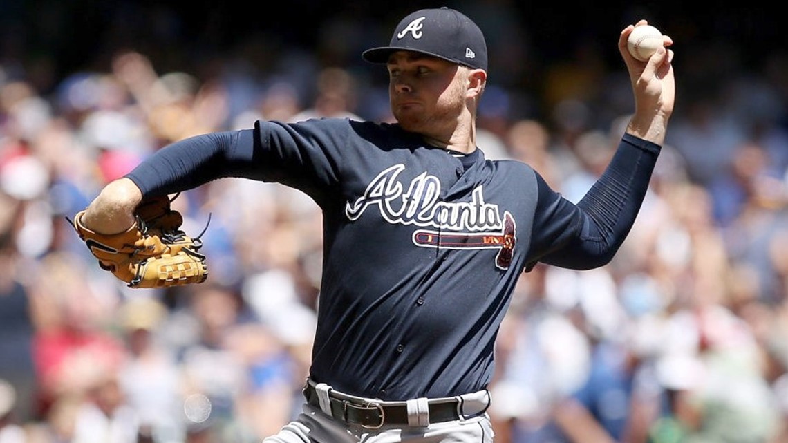 Braves hit four homers in blowout of Brewers