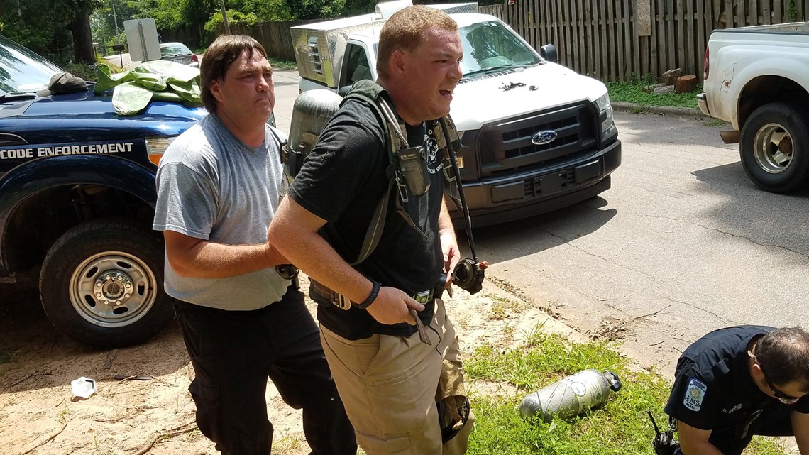 PHOTOS More than 20 dogs seized from Hogansville home