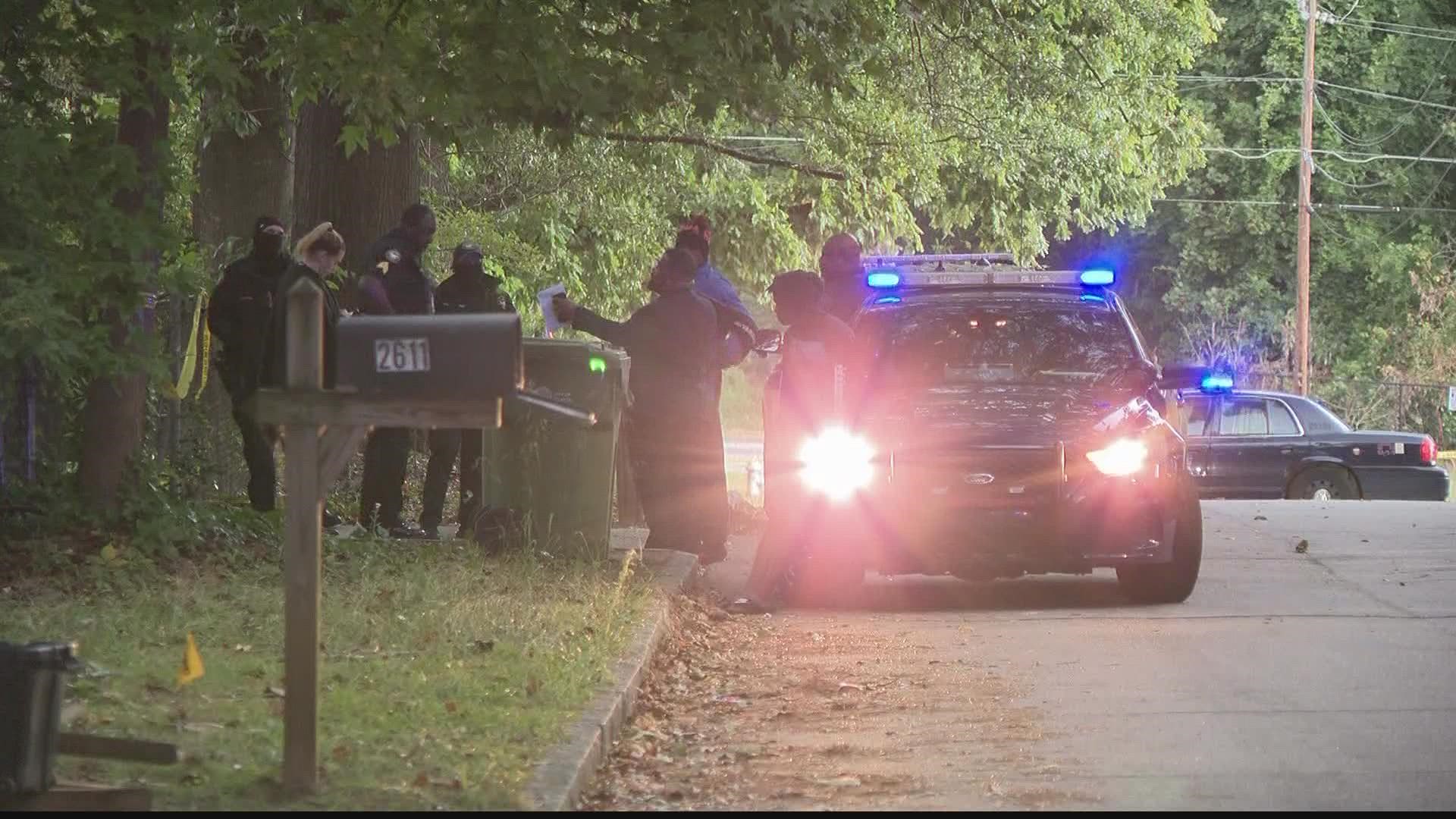 Police: 1 Dead In Southwest Atlanta Shooting, Suspect Still On The Run ...