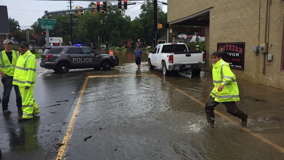 Deluge floods Cave Springs,