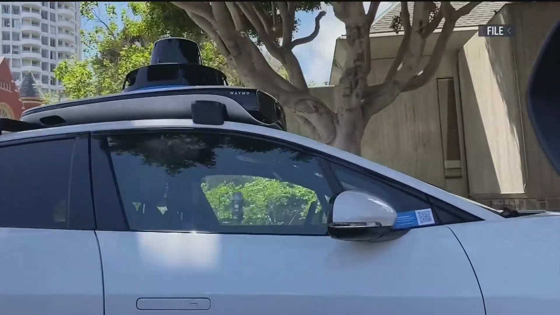 Woman gives birth inside driverless Waymo | 11alive.com