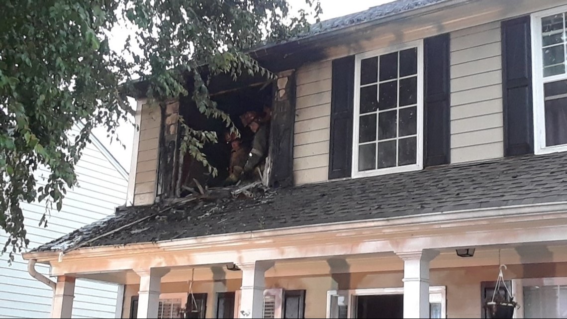 Lighting strikes Dacula home, sparks fire Mom and 3 children escape