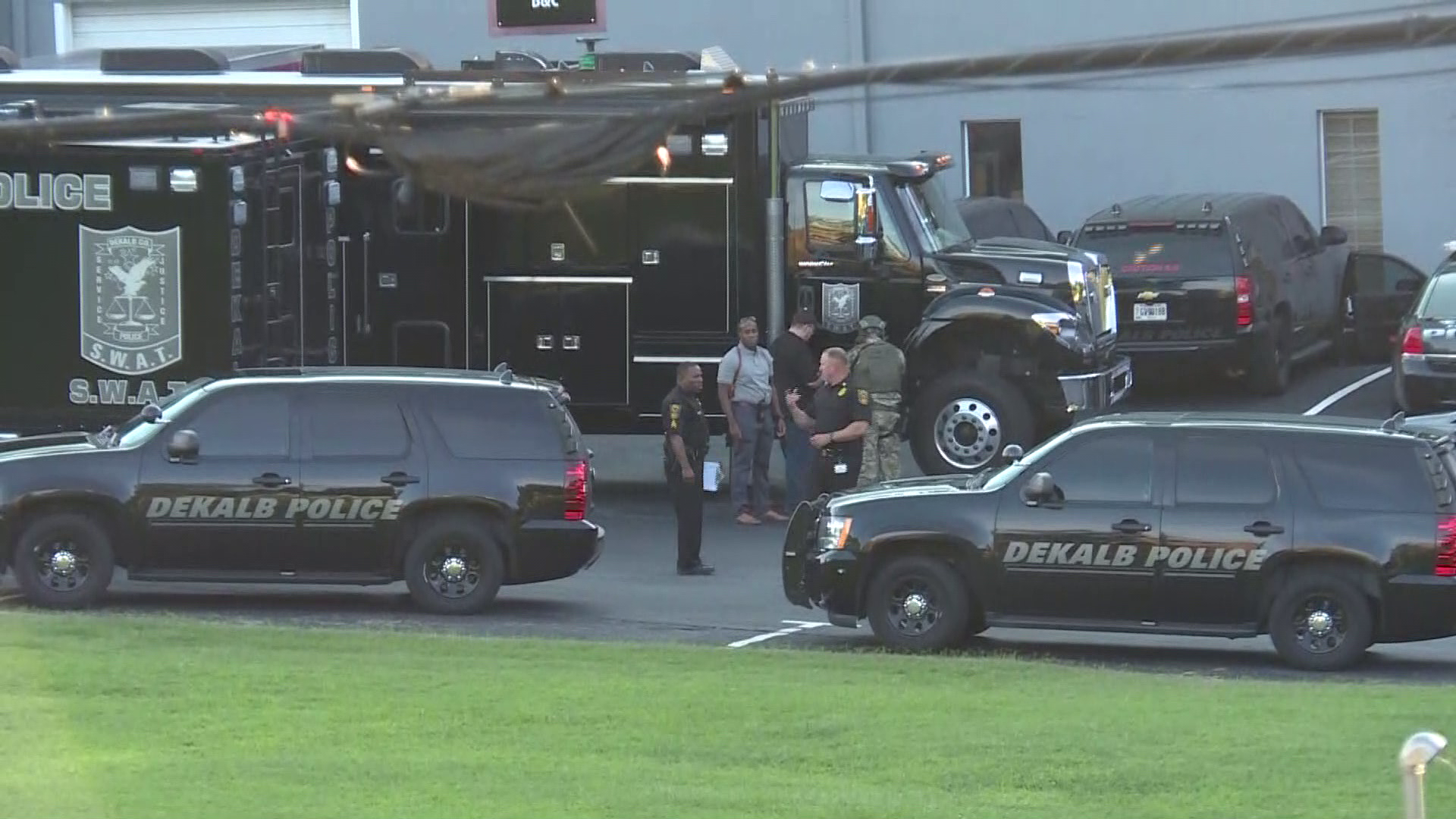 Police: SWAT standoff in DeKalb County ends after suspect shoots ...