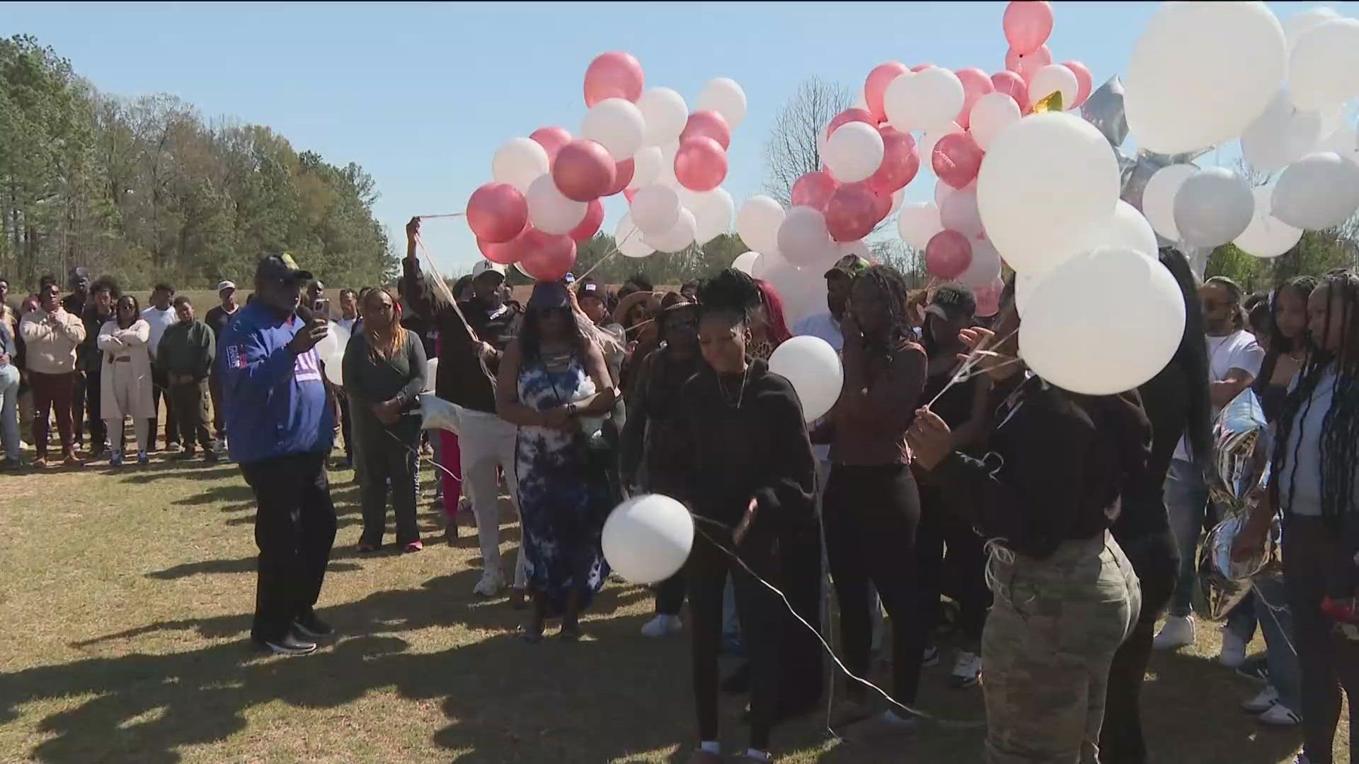Family holds vigil, balloon release for student killed in shooting ...