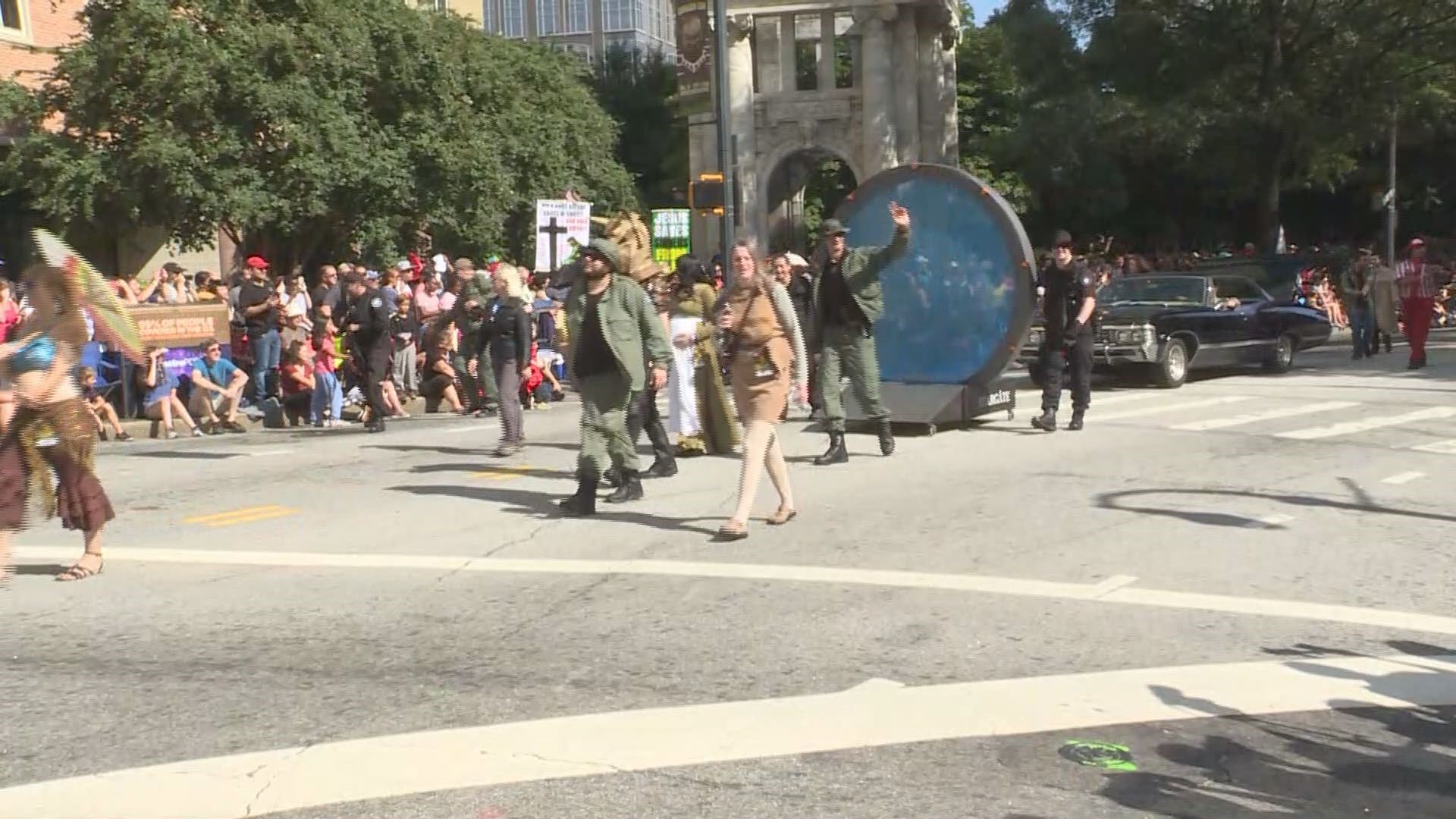 DragonCon parade details