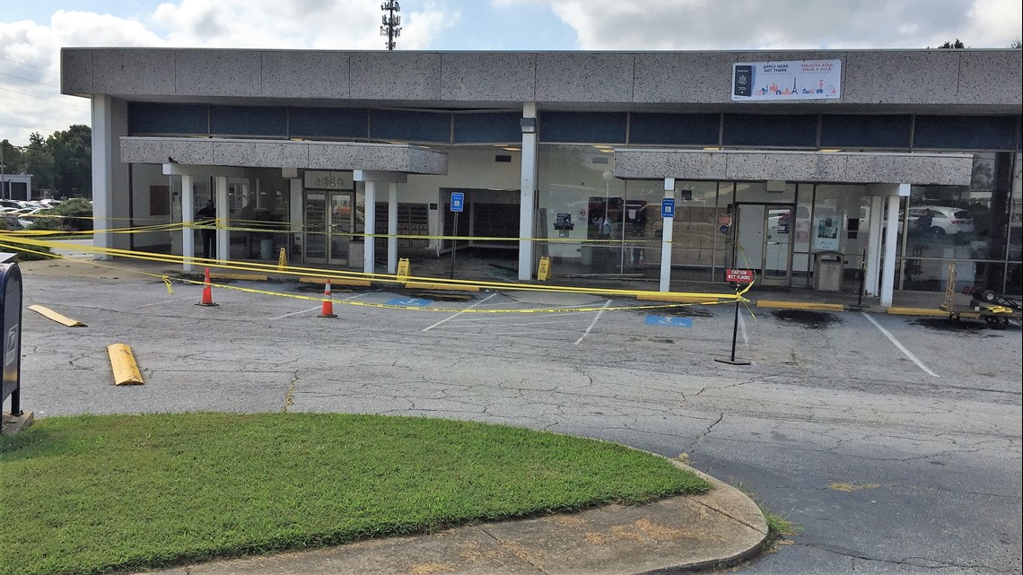 Unexpected delivery? Mistake sends car into Forest Park post office