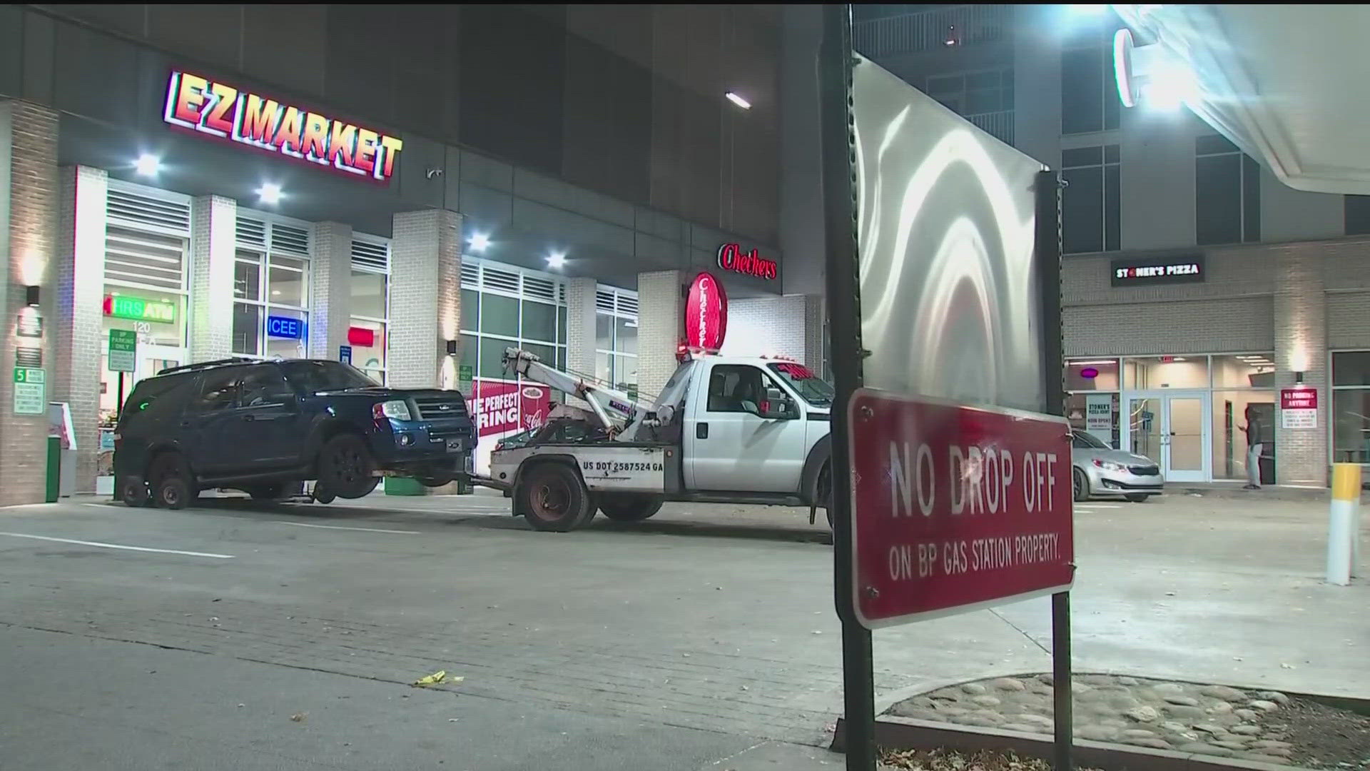 Suspect on the run after allegedly shooting daughters of tow truck ...