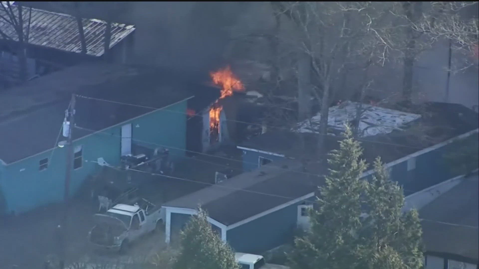 Residents displaced after fire spreads to multiple homes at Gwinnett ...