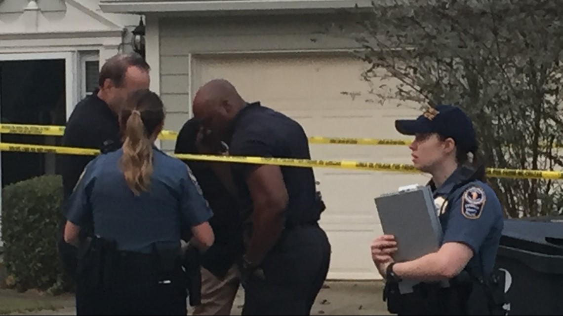 Police: Children find dead body behind home near Suwanee walking trail ...