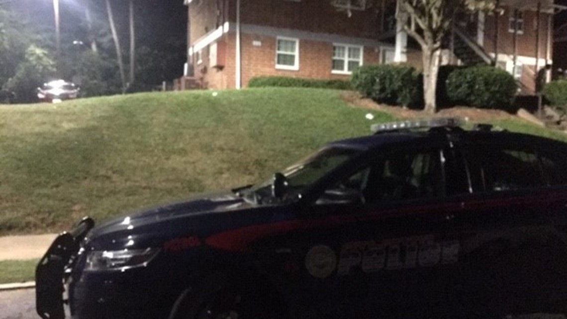Two people shot in southeast Atlanta apartment complex but motive