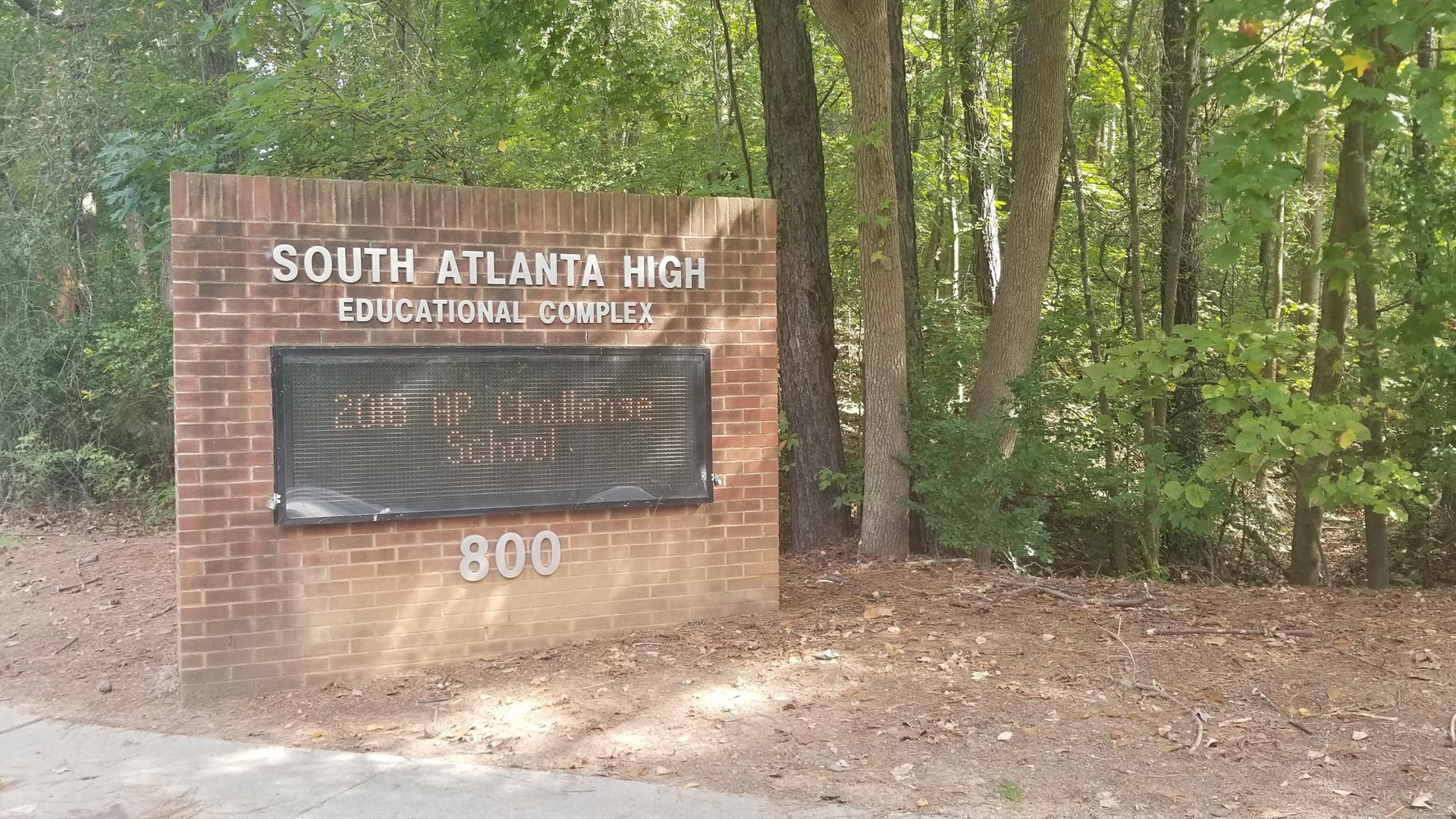 Student charged after fight with staffer at South Atlanta High School ...