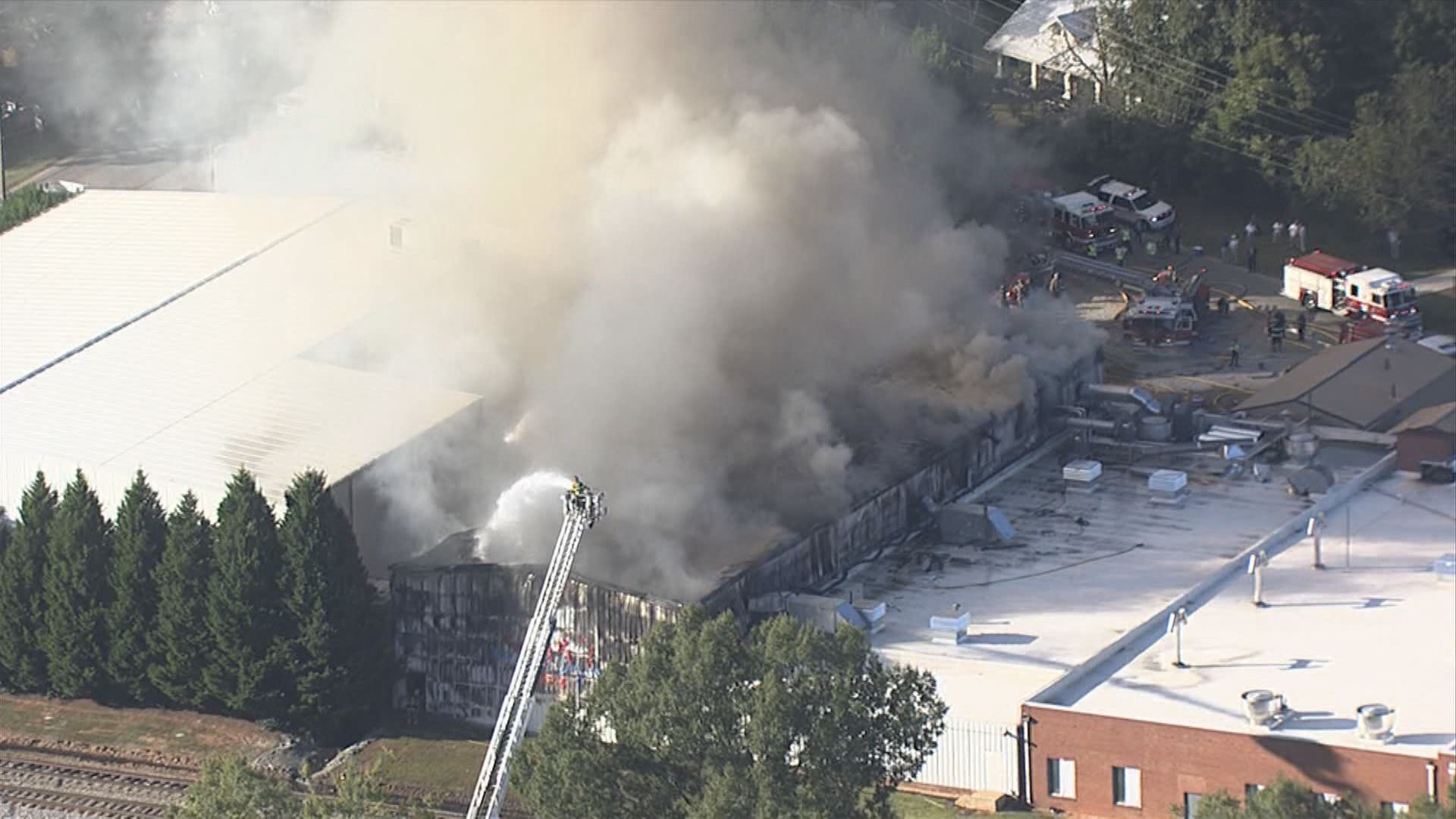 Benson's Bakery burns in Bogart
