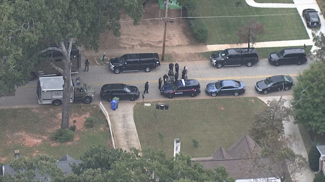 SWAT standoff outside east Atlanta home