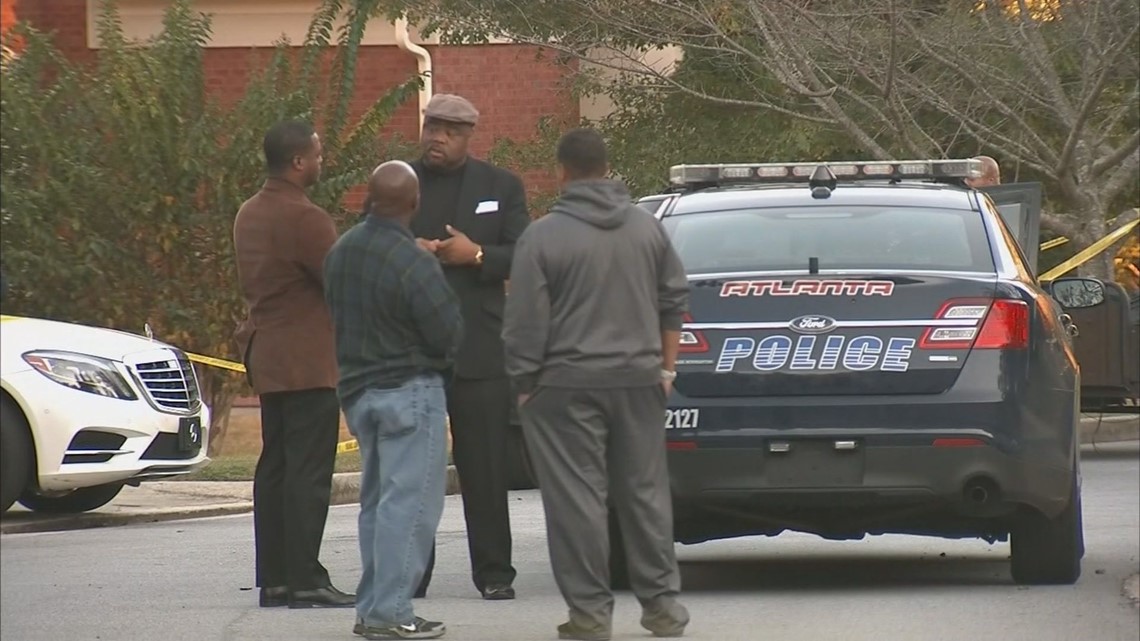Man found shot to death in garage of southwest Atlanta home | 11alive.com