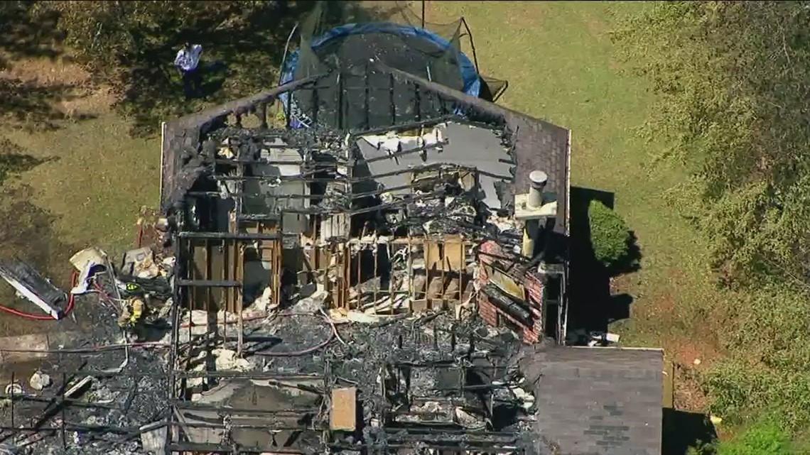 Fire destroys Newnan home