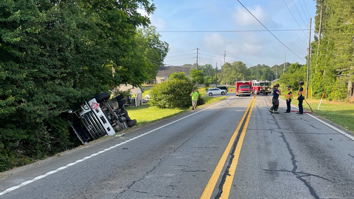 Cherokee County Georgia road closed after propane truck overturns ...