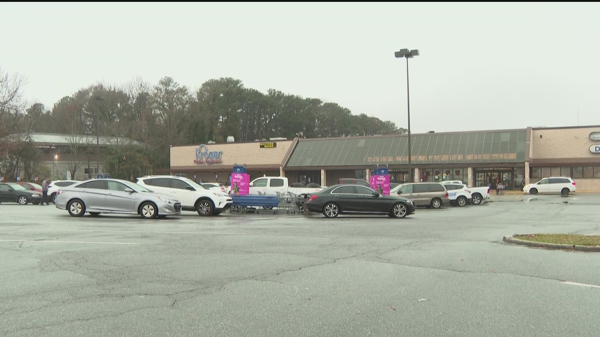 Woman jumps out of car to escape kidnapper at Marietta Kroger, suspect ...
