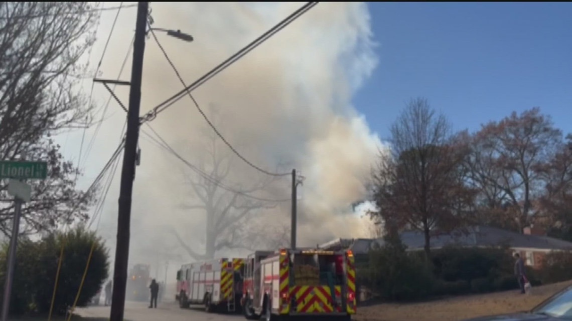 Firefighters battle large house fire in midtown Atlanta | 11alive.com