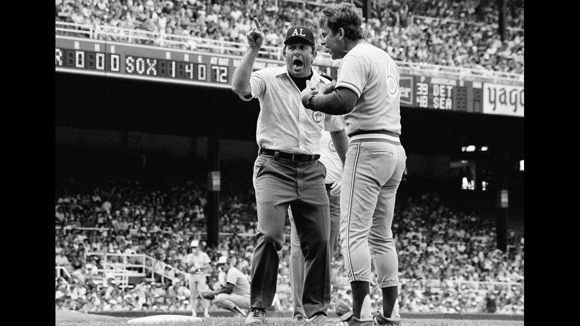 FOX Sports: MLB on X: After winning the NLCS, @Braves Manager Brian Snitker  visited with former manager Bobby Cox. @Ken_Rosenthal tells the story:   / X