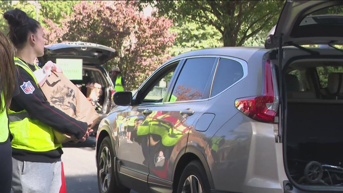 Food distribution event helps area veterans in DeKalb County