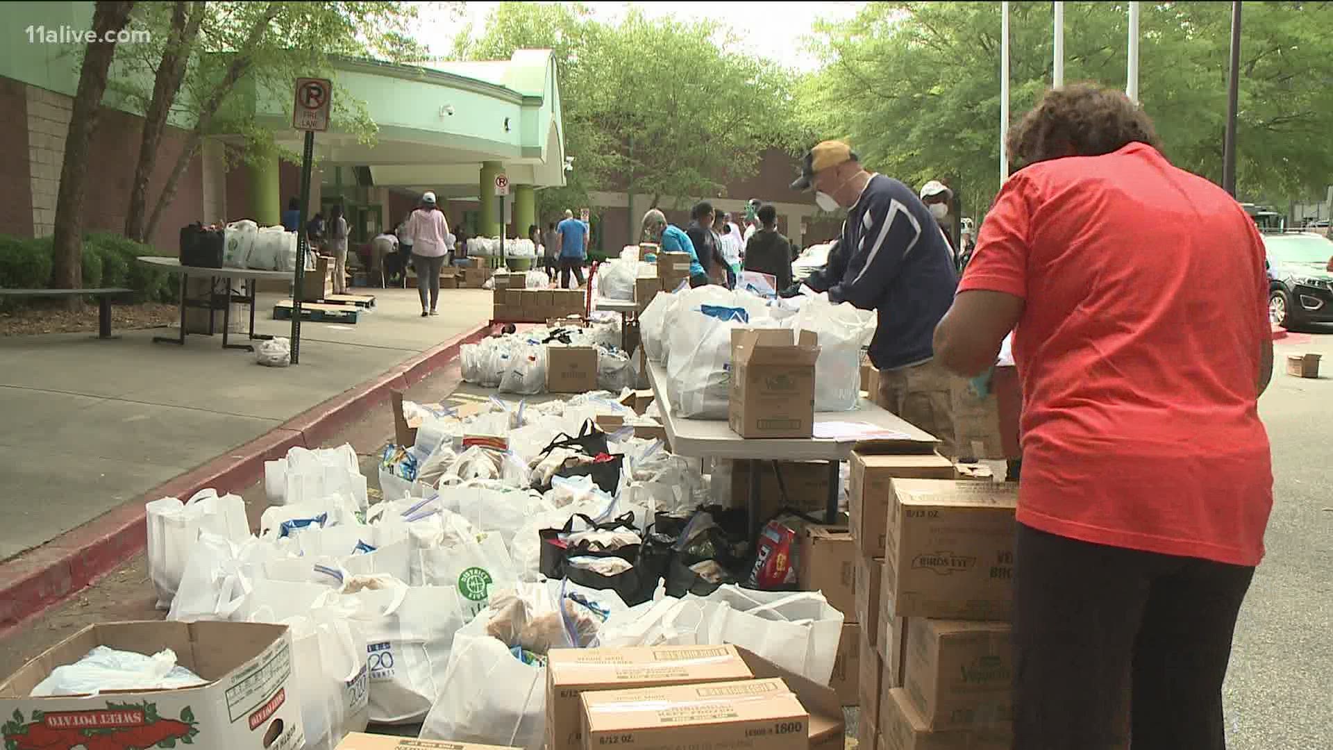 South Fulton food giveaway helps hundreds of residents