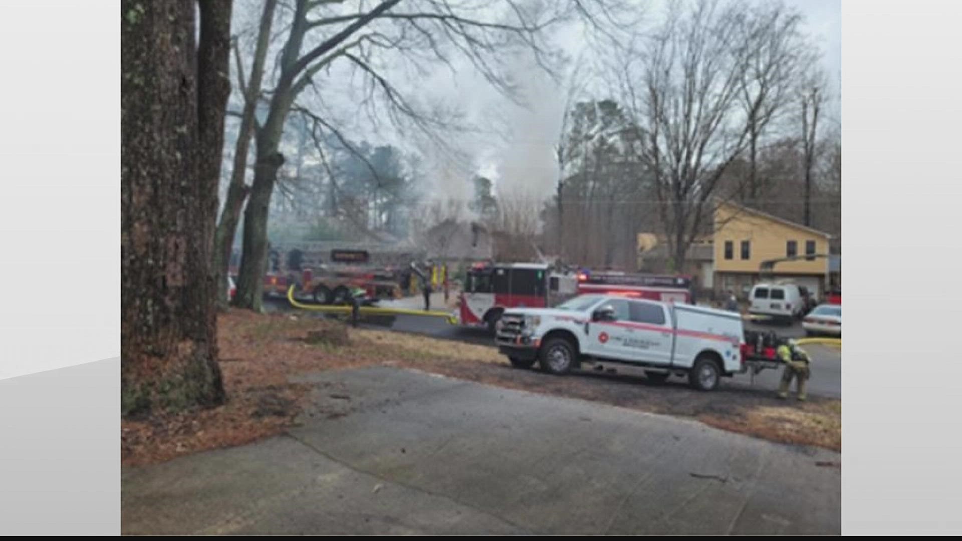 Neighbors rescue man from Gwinnett County house fire | 11alive.com