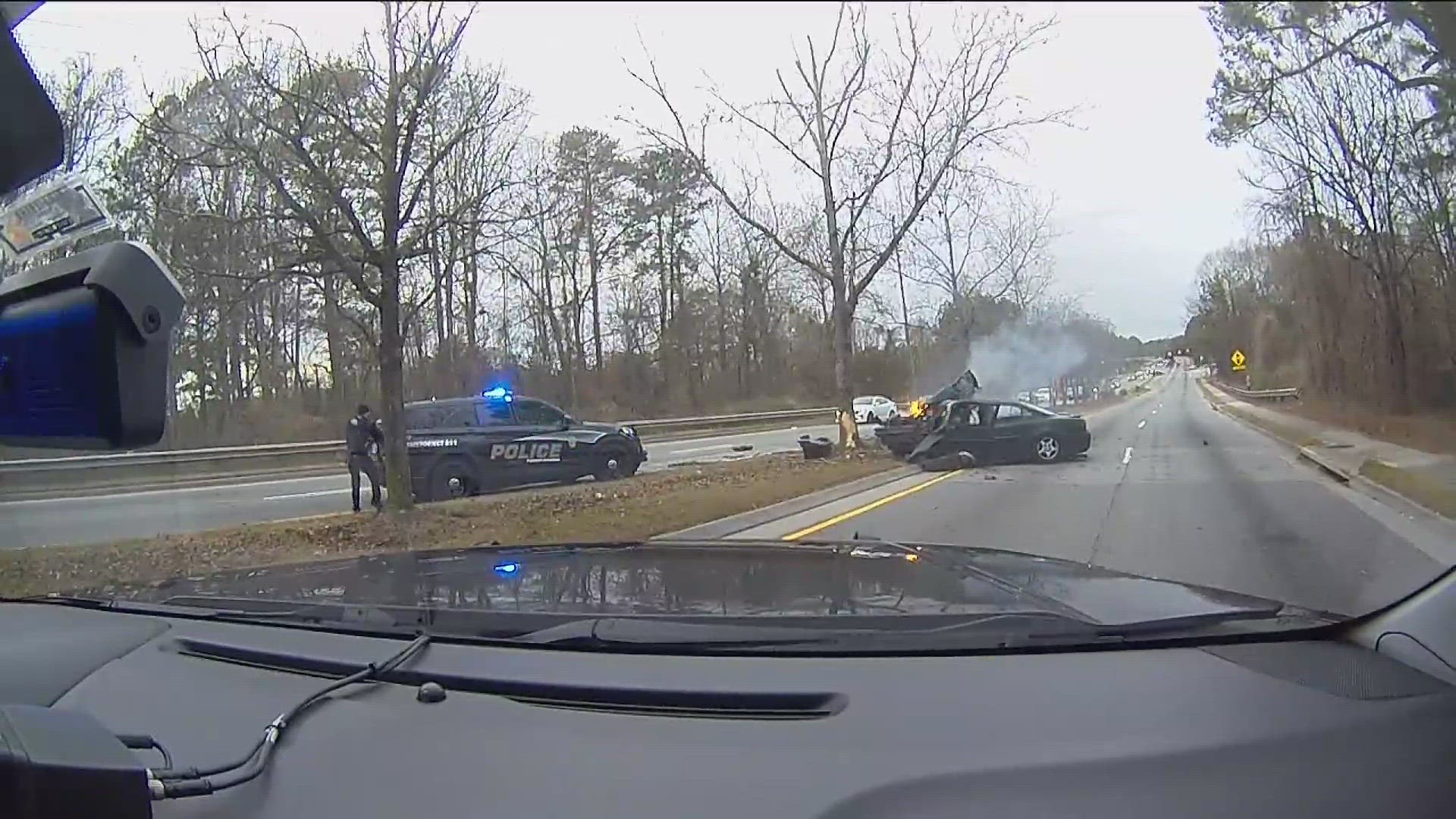 Video shows the moment officers spotted the fleeing suspect and chased him in Powder Springs. The pursuit ended in a fiery crash.