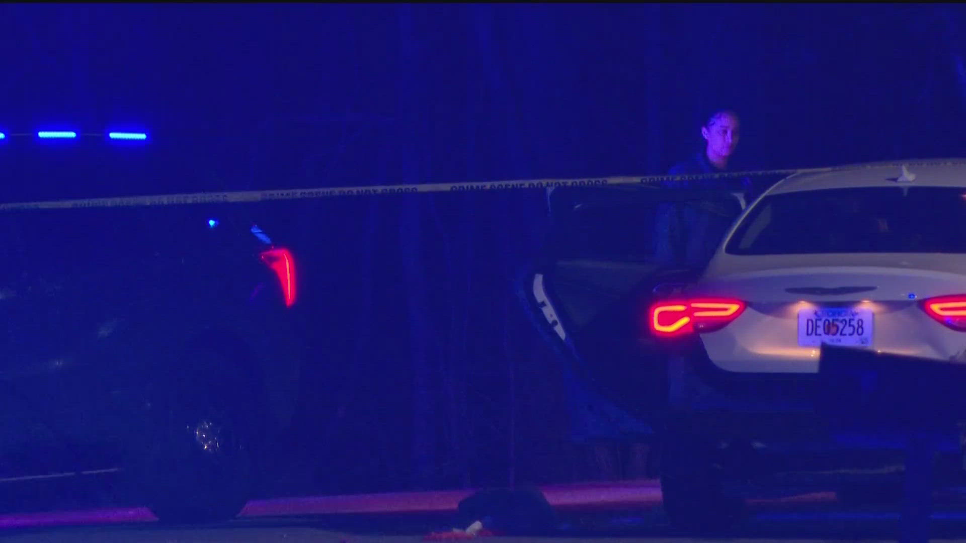 2 teens killed in South Fulton shooting; police search for suspect ...