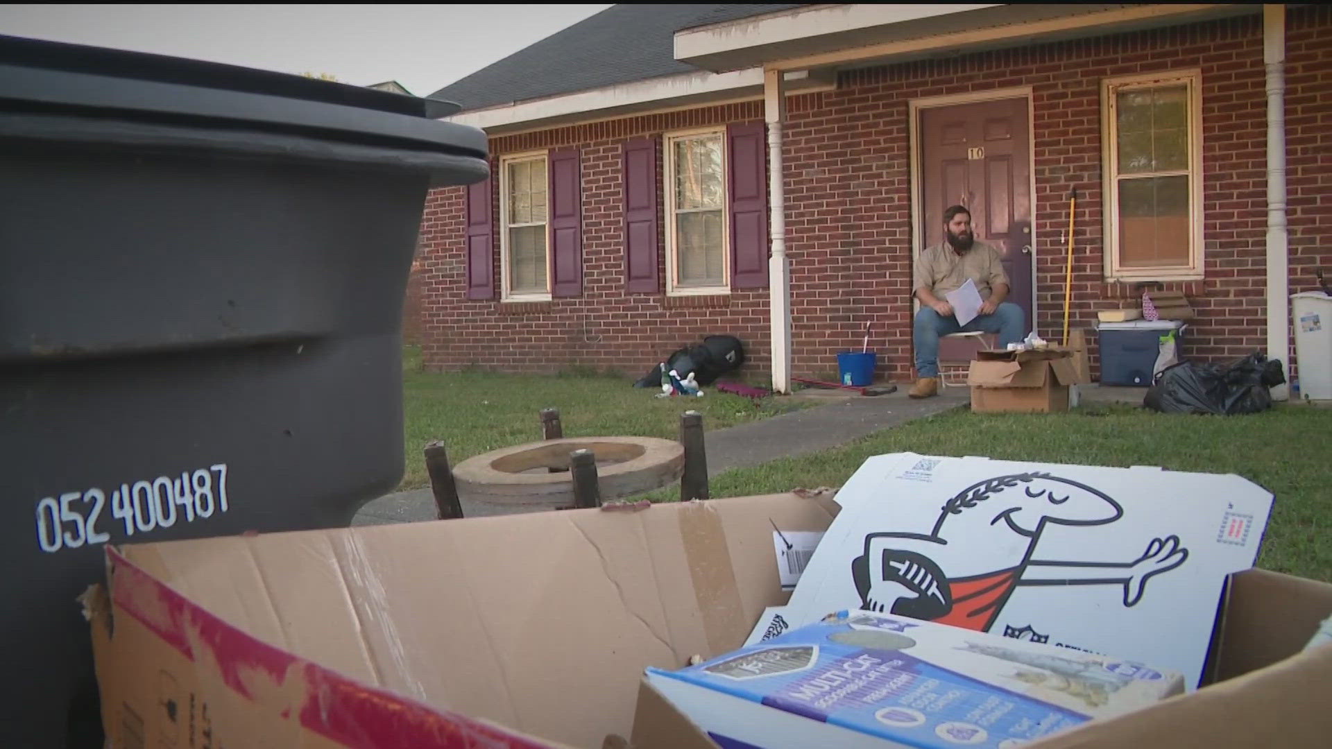 A man says he was mistakenly evicted after a Bartow County Sheriff’s deputy and a moving crew entered the wrong unit.