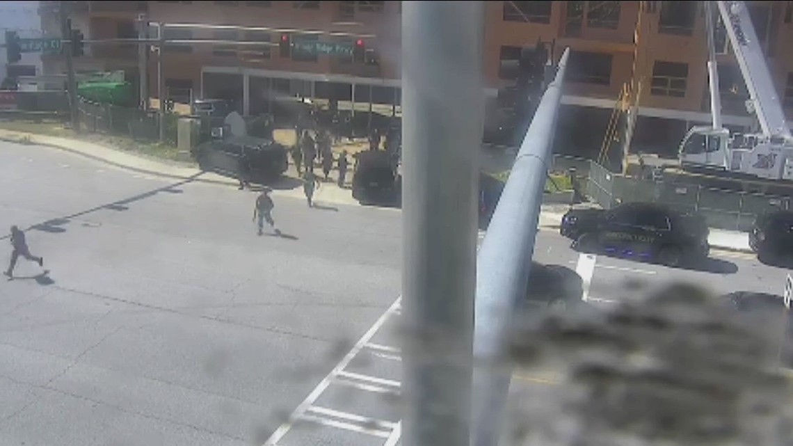 Video Shows Dozens Of Officers Swat Rush Out Midtown Atlanta Shooting Update Alive Com