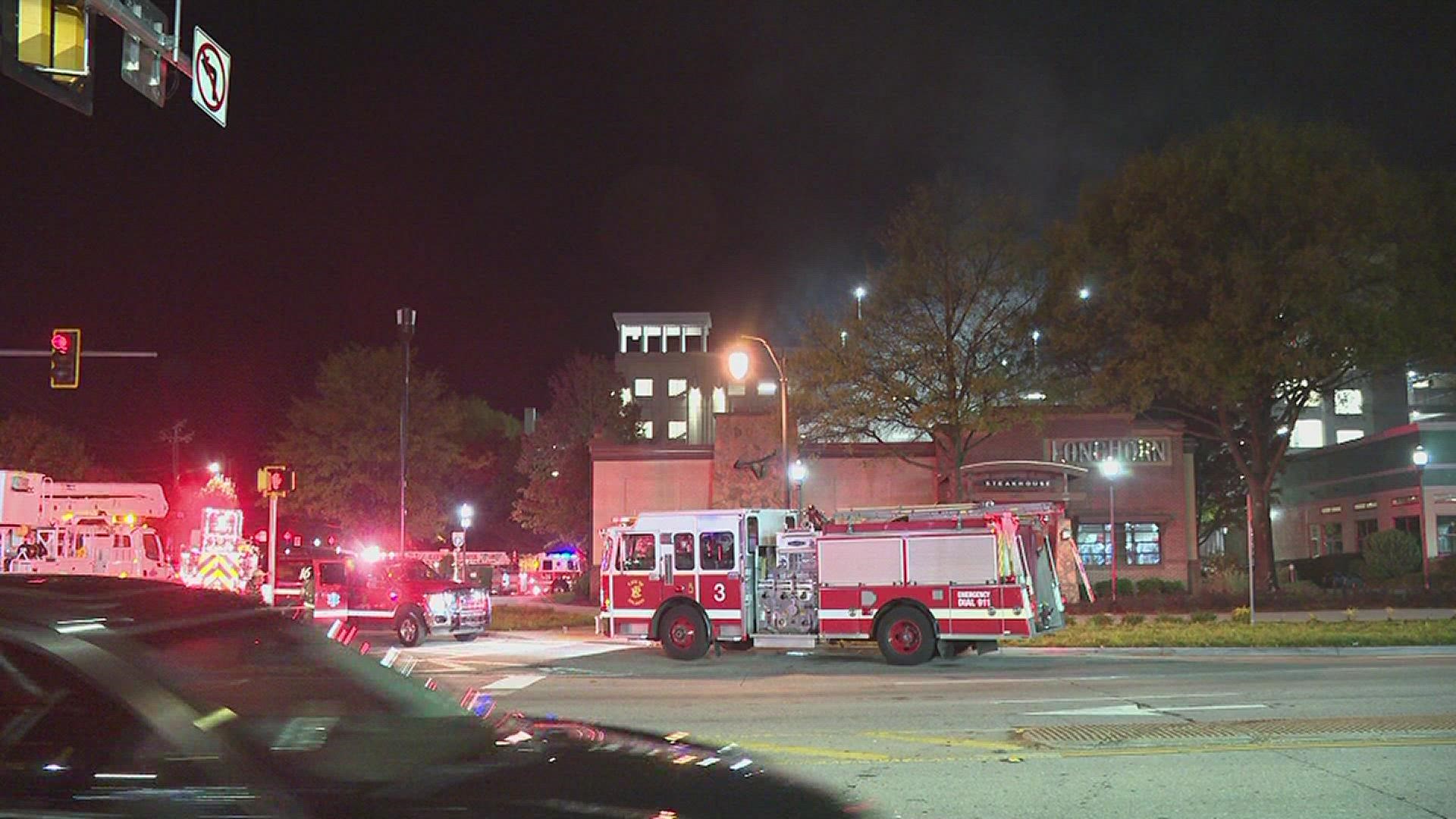 Fire breaks out at Longhorn Steakhouse in Buckhead