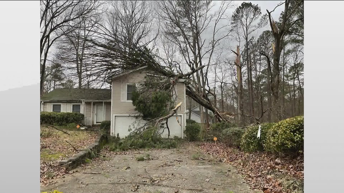 Latest on tornado & storm damage in Austell,