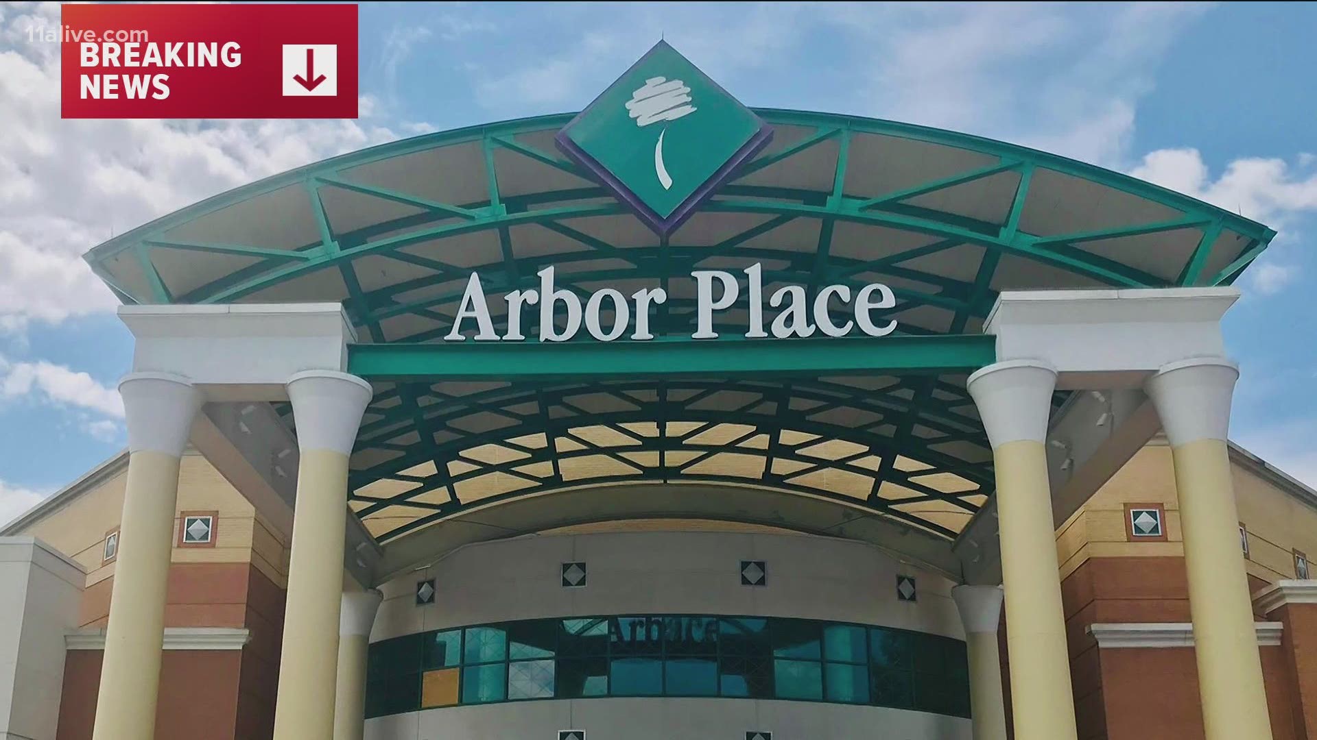 Arbor Place Mall shooting, Saturday No gunshot victims