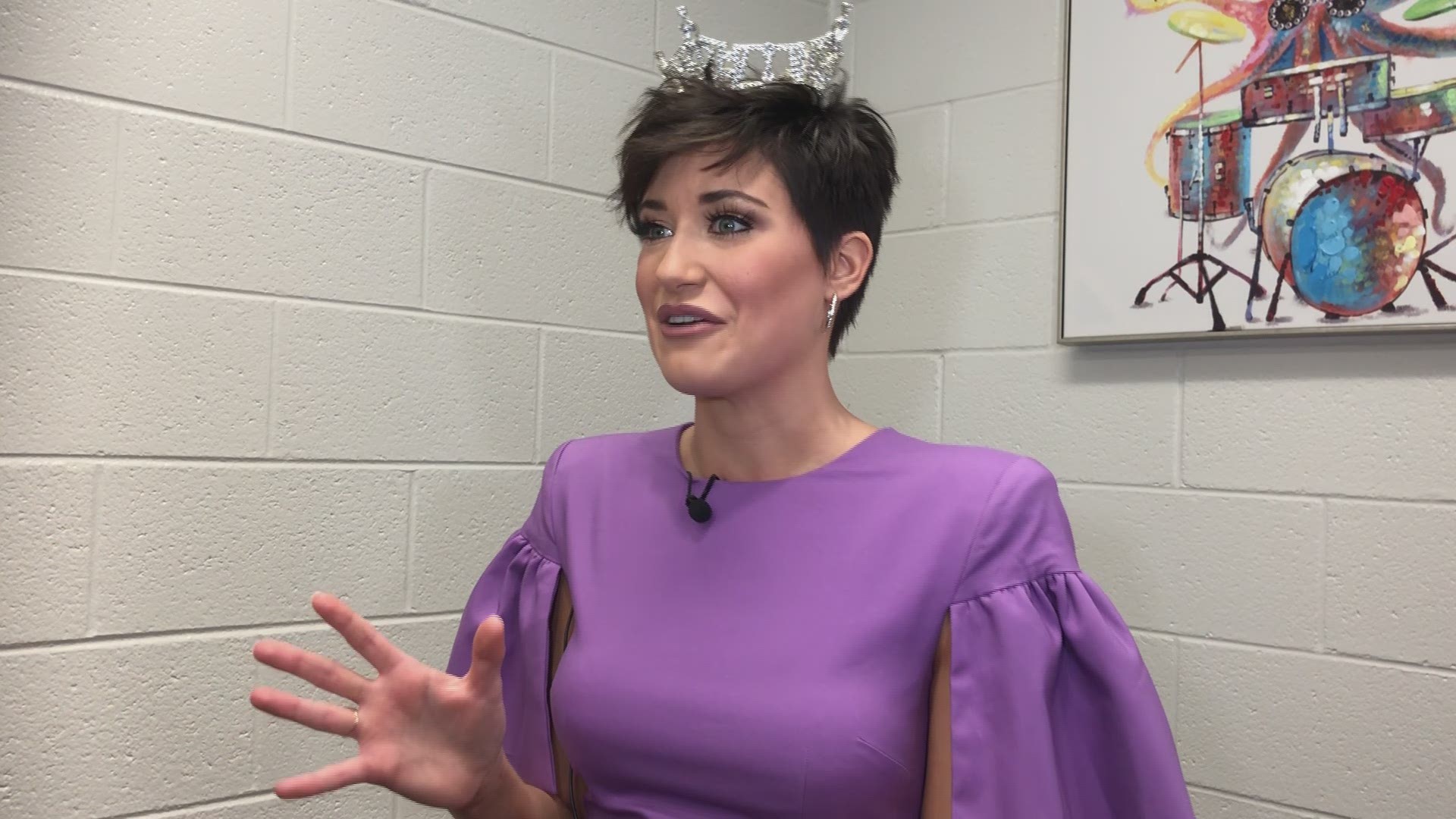 Miss Georgia mentors Forsyth County students.