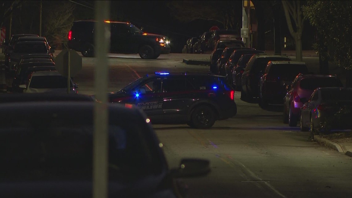 Man detained following standoff at Atlanta apartment complex