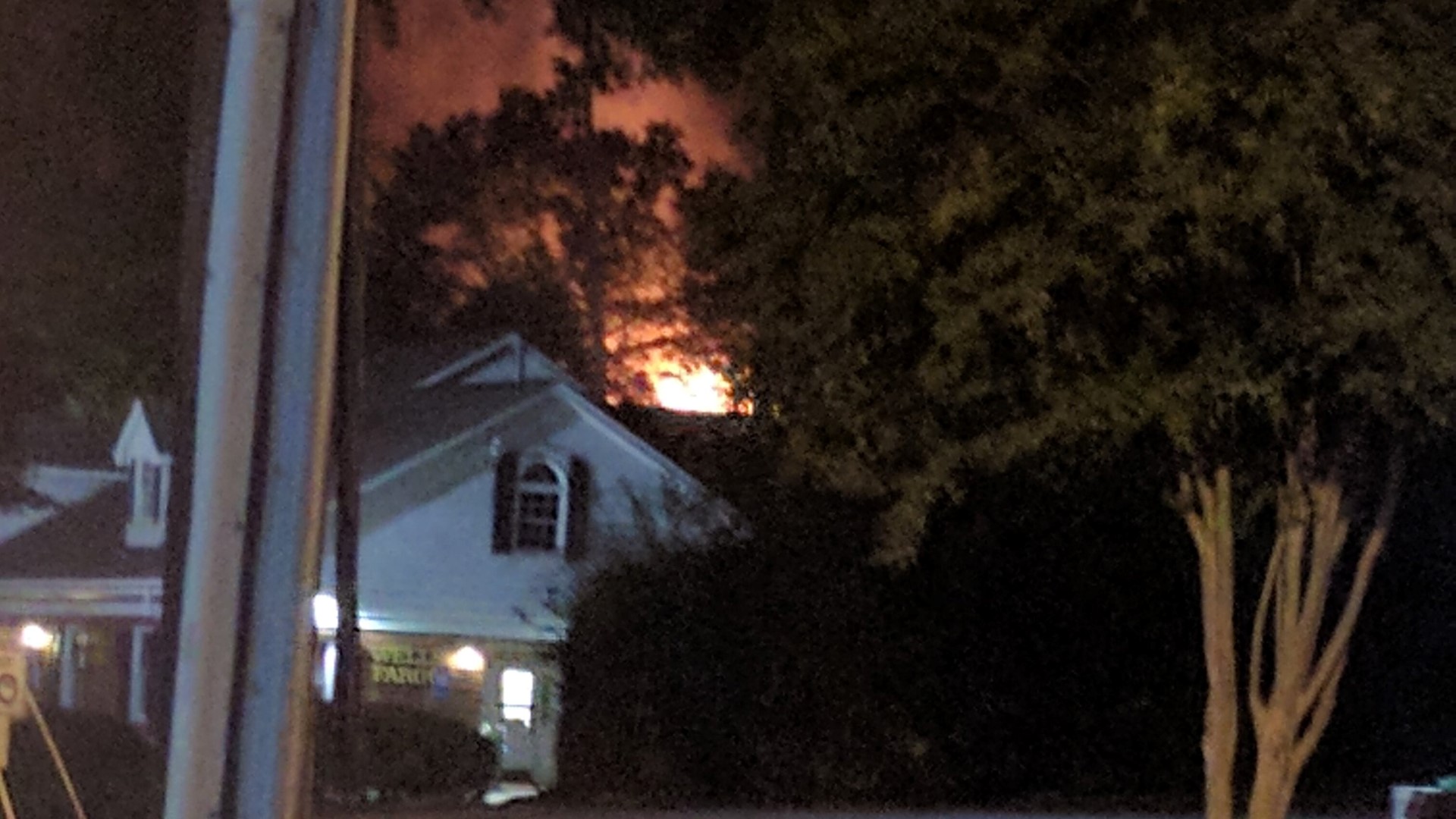 Midtown apartment fire displaces several residents | 11alive.com